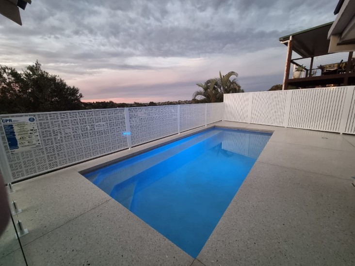 Decoview Nahosh Perf Pool Perf Panel in Pearl White (Classic White)