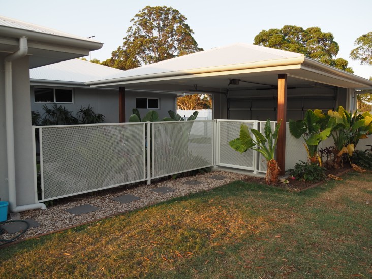 Decoview Pure Perf Pool Perf Panel in Textured White